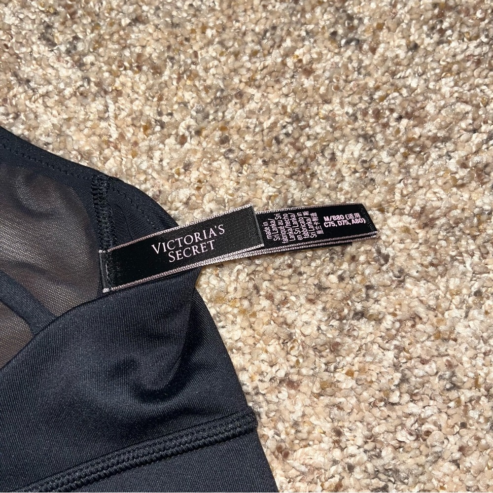 VS sports bra & mesh legging set - Picture 7 of 11